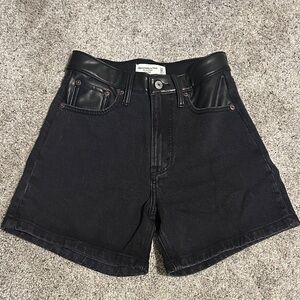 Abercrombie & Fitch High Rise Dad shorts